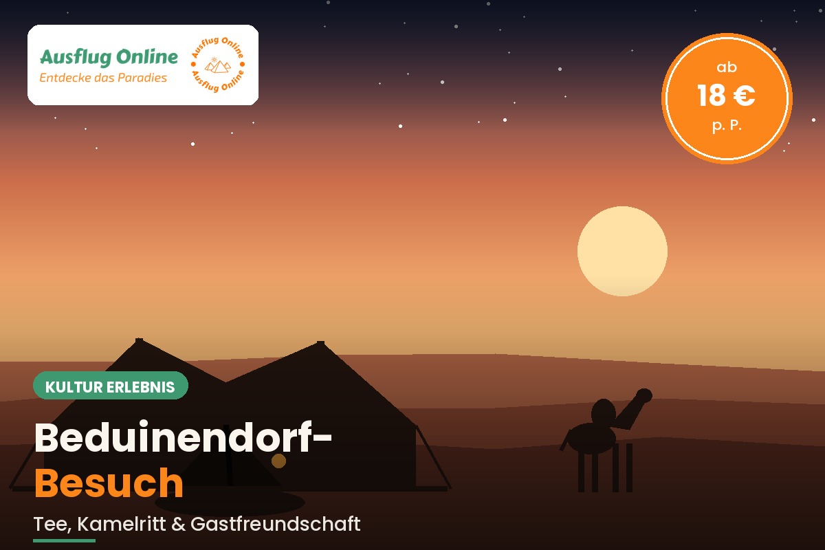 Eine lächelnde Beduinin in traditioneller schwarzer Kleidung überreicht einer sitzenden Touristin mit Hut ein Glas Tee in einem Wüstencamp bei Hurghada. Im Hintergrund sind Zelte, Kamele und Berge zu sehen.