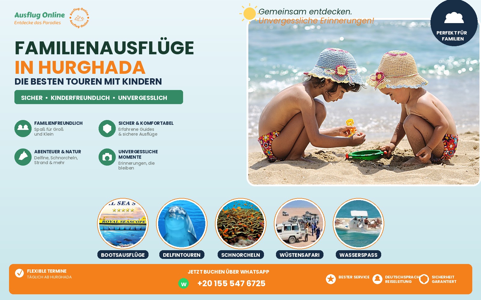Zwei Kinder mit Strandhüten spielen im Sand am Meer in Hurghada, Werbebanner für Familienausflüge von Ausflug Online