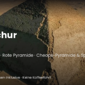 Dahschur Knickpyramide und Rote Pyramide Ratgeber mit der Alabaster-Sphinx von Memphis vor Palmen